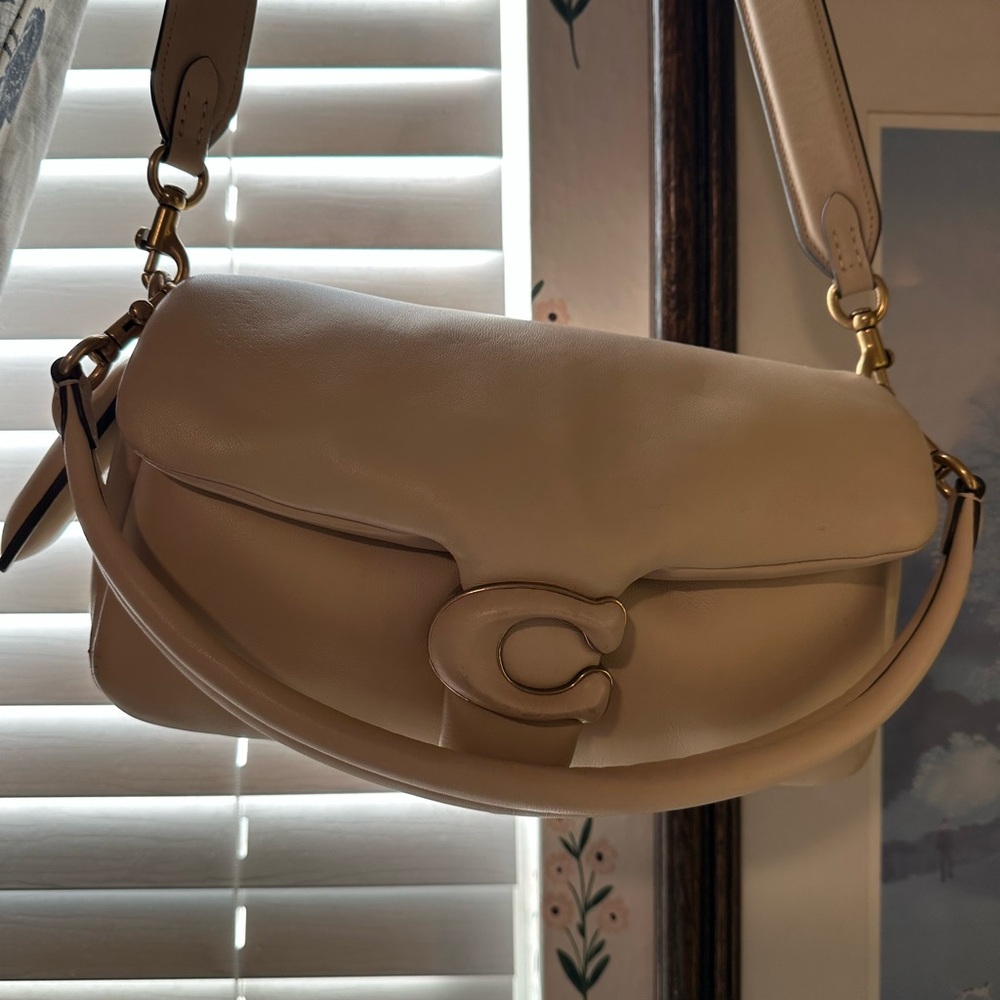 Coach Beige Leather Shoulder Bag